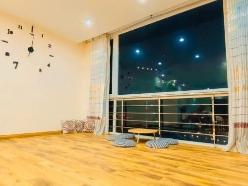 Apartamento C?n H? S�t Bi?n 3 Ph�ng Ng? B�i Sau