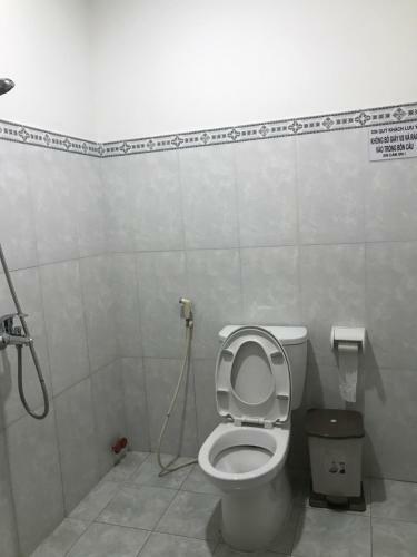 Hotel Nh� Ngh? Linh Qu�n