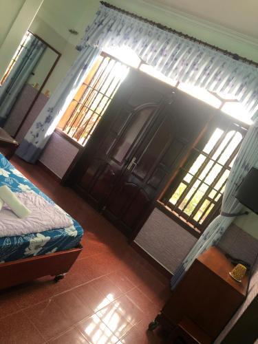 Motel Ng?c Hi?n