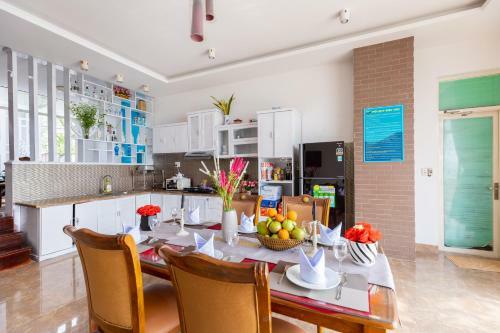 Beachfront Palm Villa 21 Bi?t Th? Tr�n B�i Bi?n
