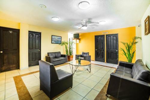 Oyo Hotel Bugambilia
