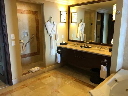 Hotel Condo Located At Pueblo Bontio
