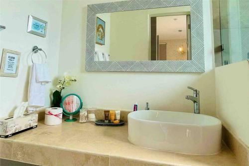 Gorgeous Townhome, Rooftop With Stunning Views