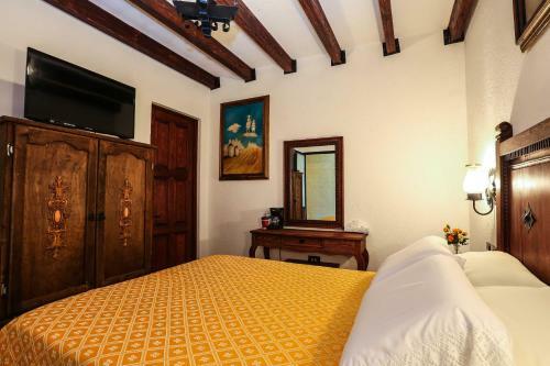 Hotel El Mes�n Del Quijote