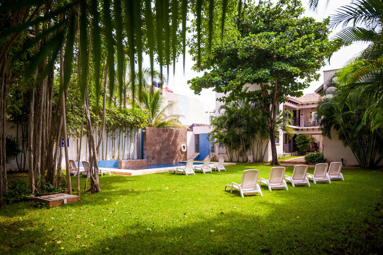 Nina Hotel & Beach Club
