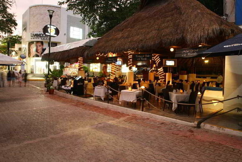 Nina Hotel & Beach Club