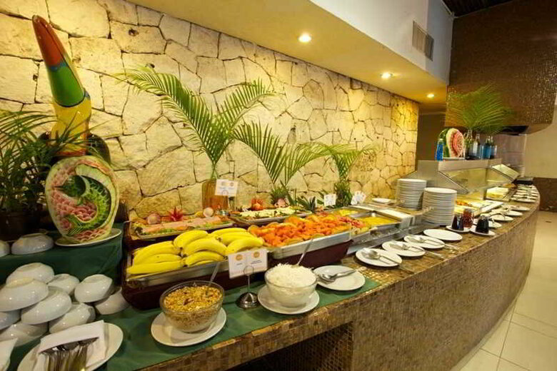 Nina Hotel & Beach Club