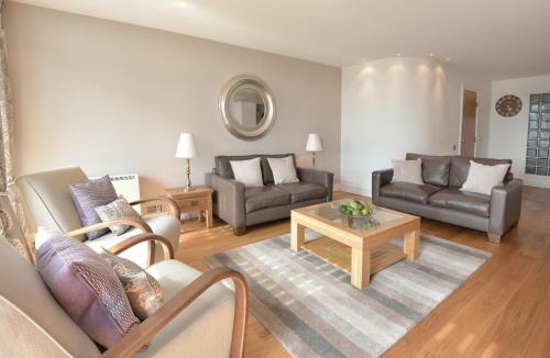Highland Apartments