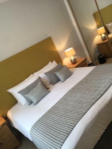 Apartamentos Inverness City Suites