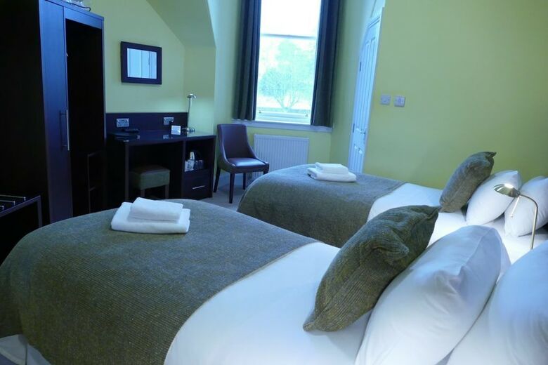 Hostal Strathness House