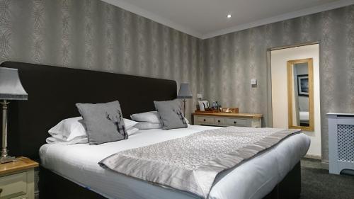 Redcliffe Hotel