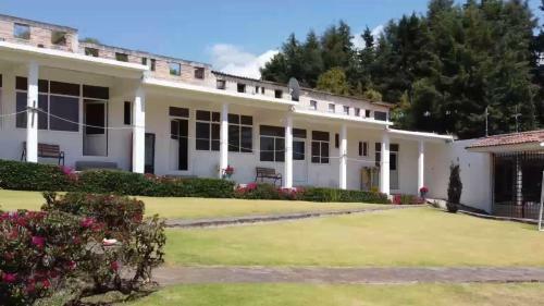 Hotel Rancho El Para�so
