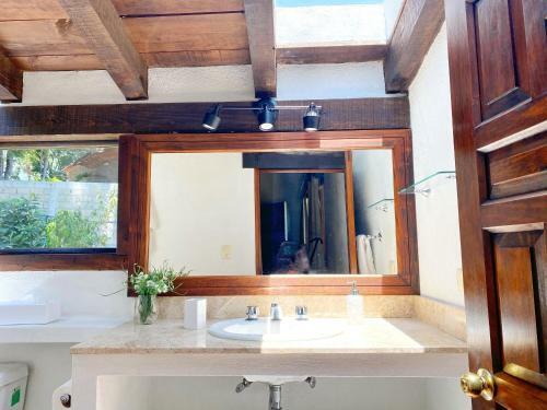 Hostal Casa Vallesana Av�ndaro