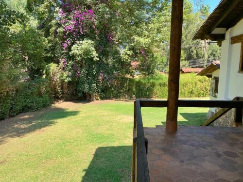 Hostal Casa Vallesana Av�ndaro