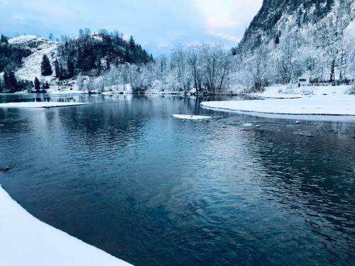 Untere Alpenh�tte In Lend