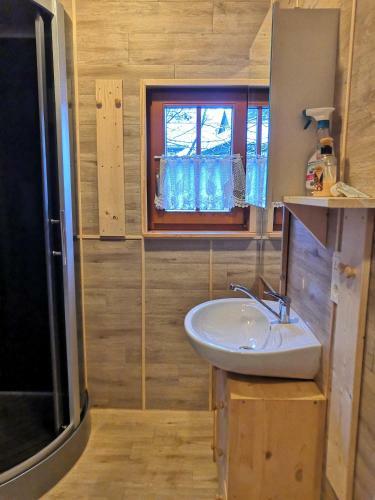 Untere Alpenh�tte In Lend