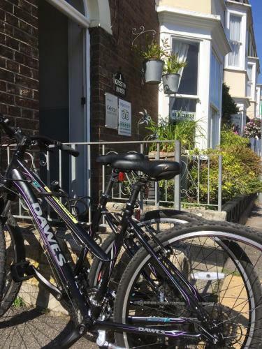 Hostal Kelston Guest House