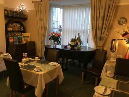 Hostal Cornubia Guest House