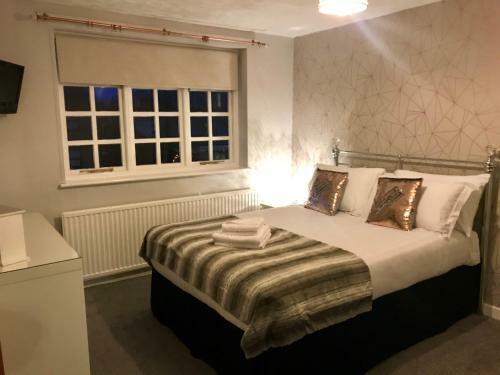 Hostal Marina Court