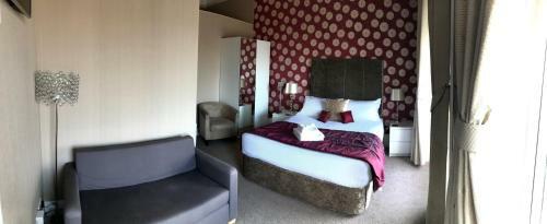Hostal Marina Court