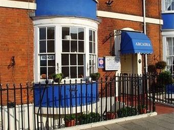 Hostal Arcadia Guest House
