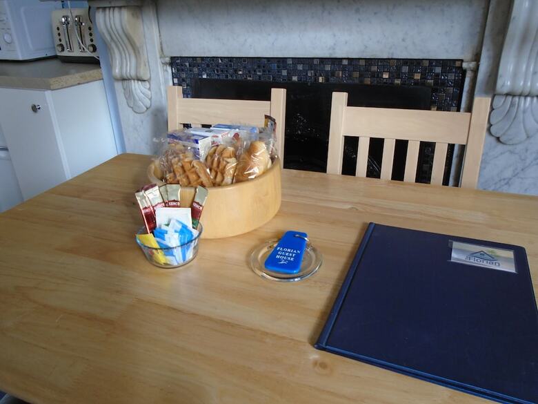 Hostal Florian Guest House