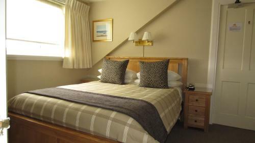 Hostal Kew House And Apartments
