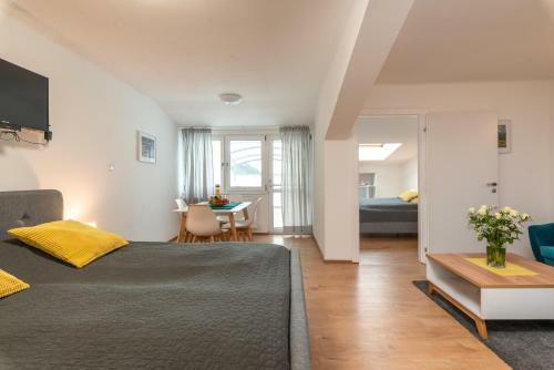 Sun Valley Apartments