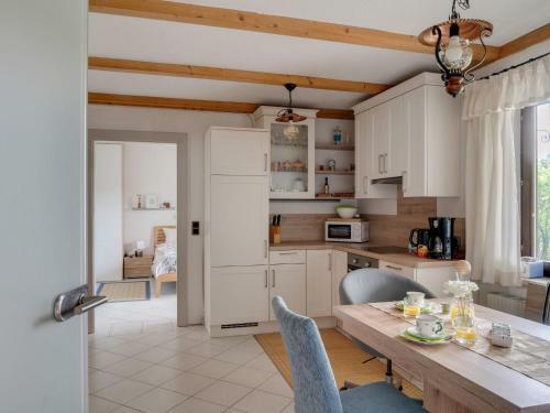 Cosy Apartment In Oed-�hling With Garden