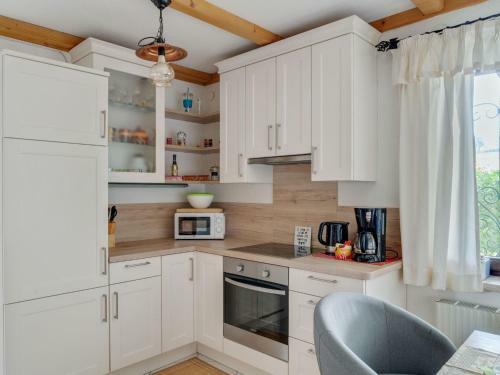 Cosy Apartment In Oed-�hling With Garden