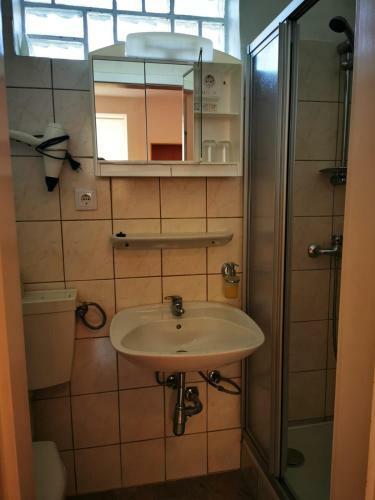 Hostal Hotel Goldene Krone