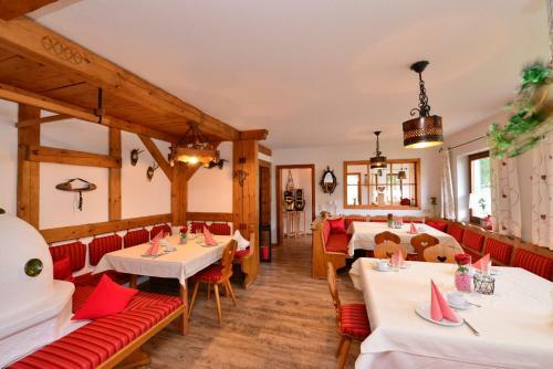 Hostal Landhaus Almrausch
