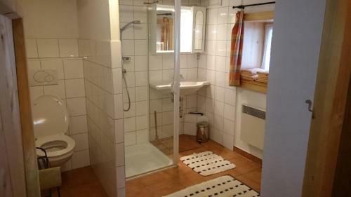 Kn�dl-alm Waldh�usl