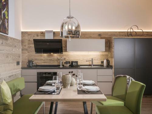 Lenzup Apartments