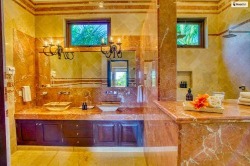 Beachfront Cenote Villa- Breakfast-cooks Included!