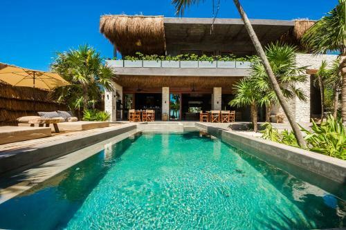Beachfront Villa In Tankah Bay