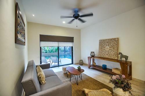 Apartamento Elegant Charm Home & Private Deck & Pool