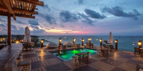 Boho Condo Infinity Rooftop Pool Gym