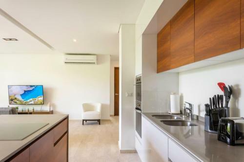Luxury W 360 Infinity Rooftop Pool Jungle Views