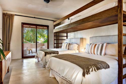 Beachfront Villa For 14 Guests!