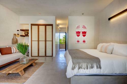 Beachfront Villa For 14 Guests!