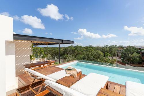 Luxury Duplex Penthouse Private Rooftop Pool View