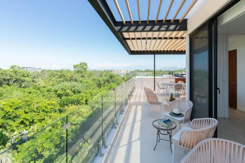 Luxury Penthouse Private Rooftop Pool Gym