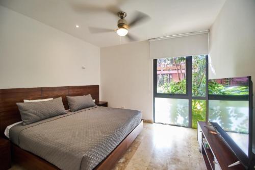 Modern And Bright 2 Bedroom/2 Bathroom Apartment