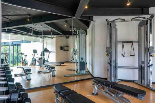 Luxury Penthouse Studio Priv Rooftop Pool Gym