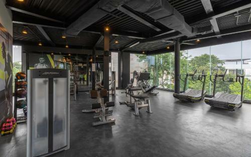 Chic Decor 1bdr Pool Spa Gym