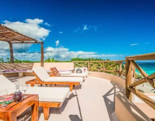 Beachfront Mira Del Mar Villa In Tulum Beach!