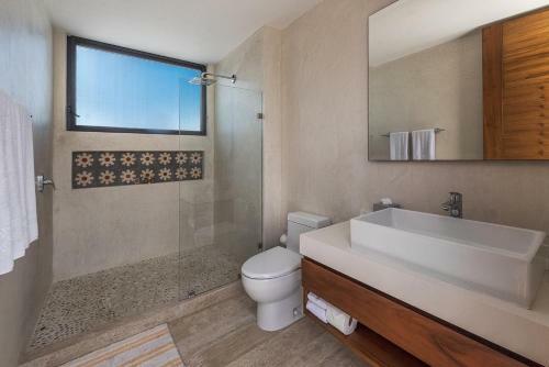3 Bed Penthouse Private Rooftop Pool Gym Spa