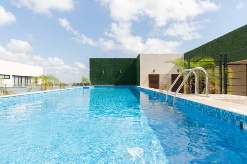 Comfy 2 Apartments In One Rooftop Pool Gym Sky Bar