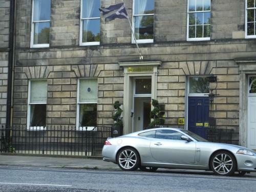 Hostal Queens Guest House